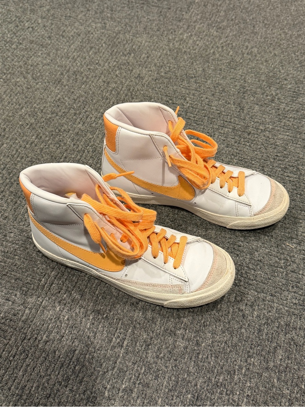 Nike White & Orange High-Top Swoosh Sneakers size 7